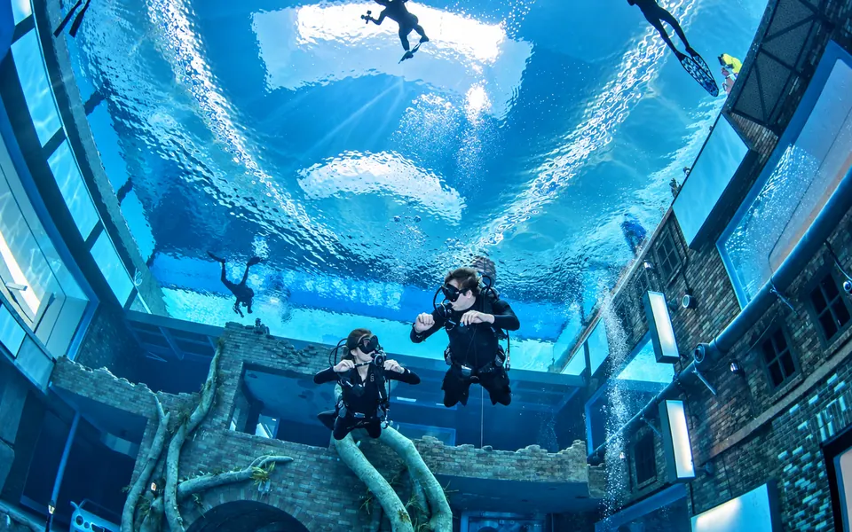 Deep Dive Dubai – Discover Scuba Diving — Dubai