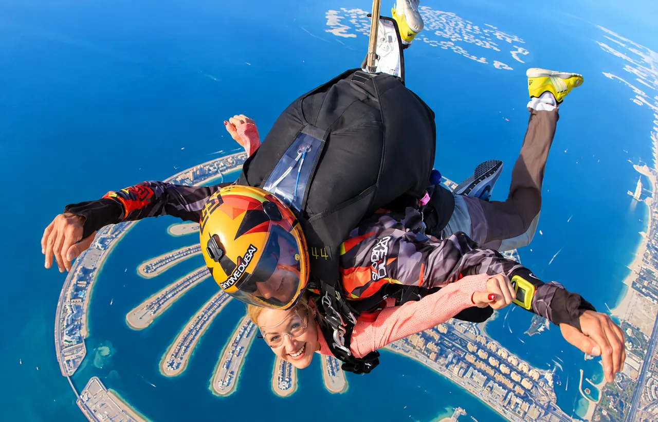 Skydive Dubai Tandem – Palm Dropzone — Dubai, photo 3