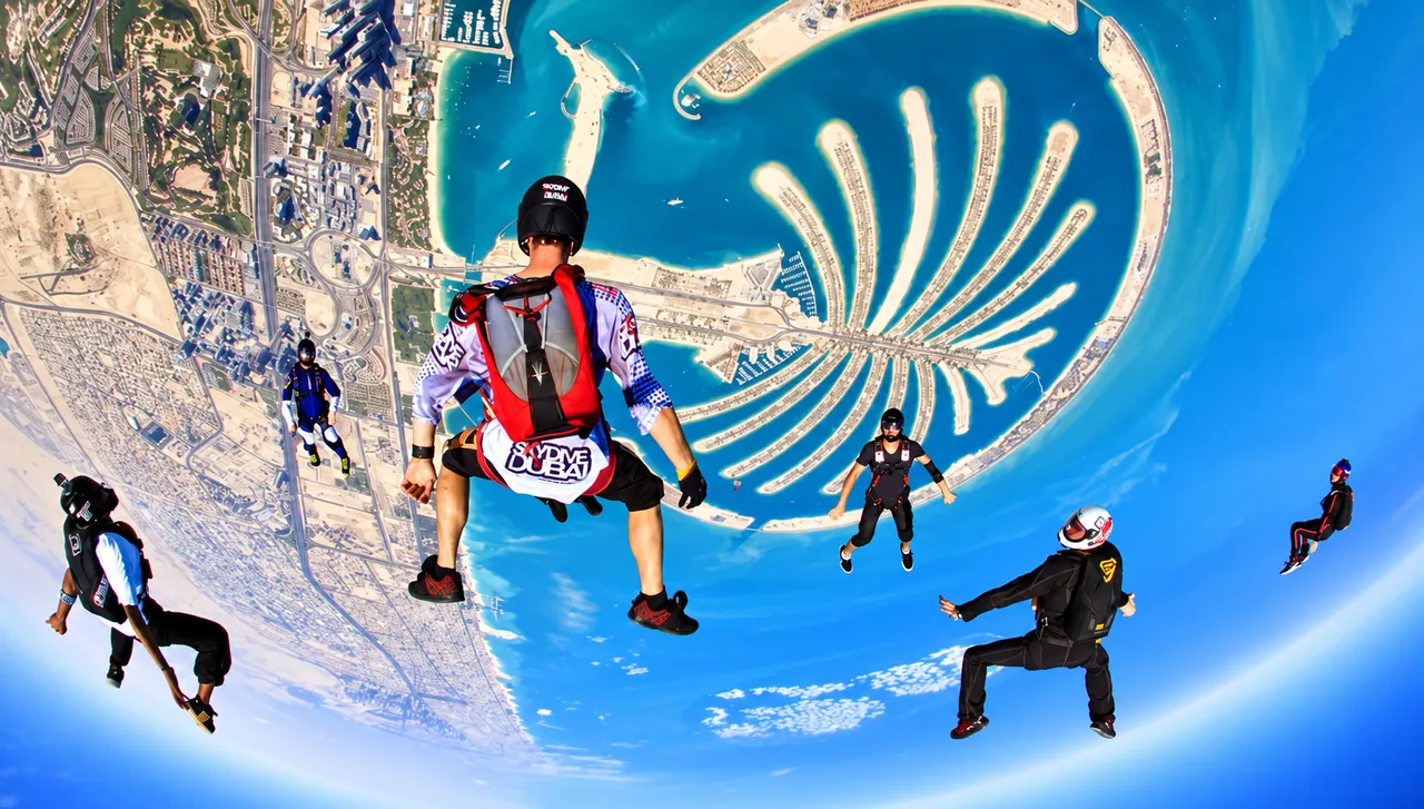 Skydive Dubai Tandem – Palm Dropzone — Dubai, photo 4