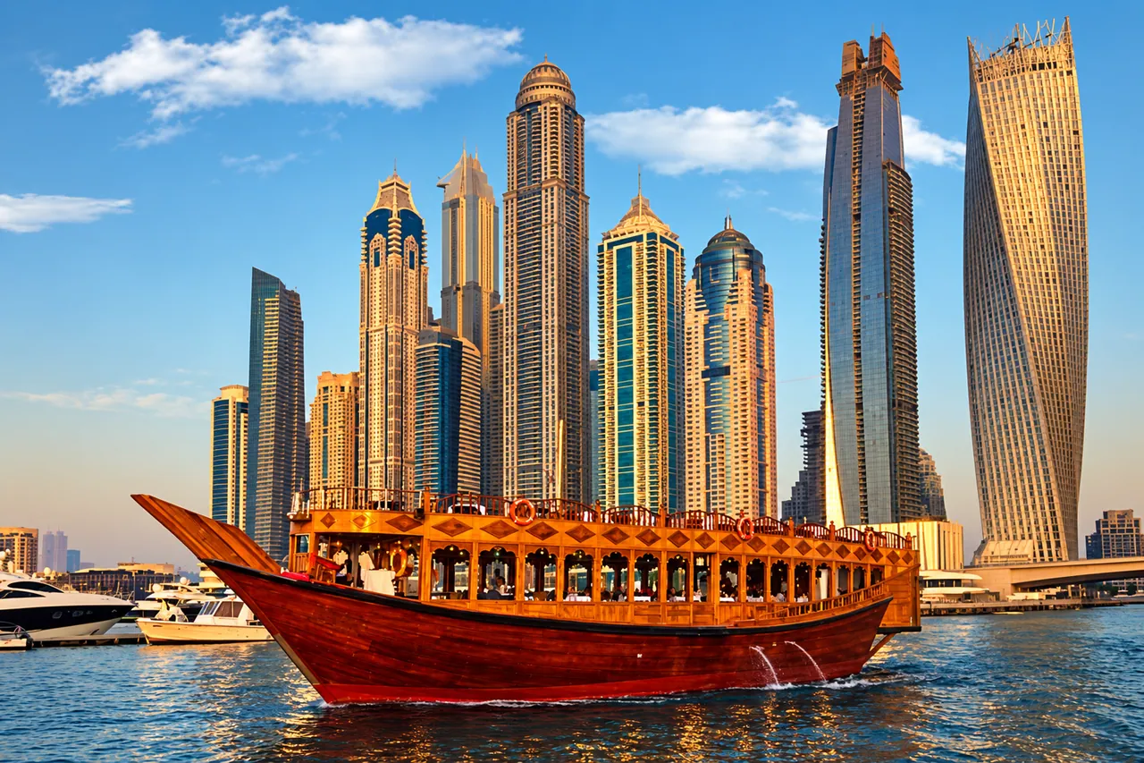 Dubai Marina Dhow Dinner Cruise — Dubai, photo 4