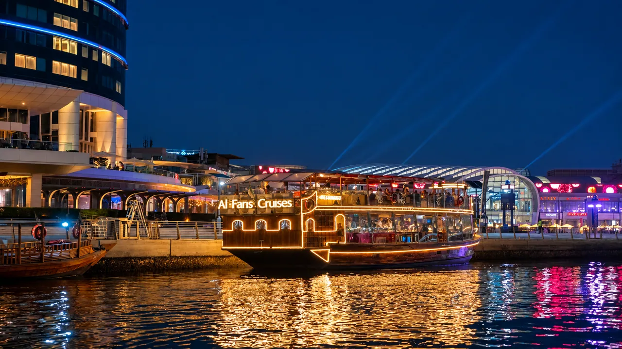 Dubai Water Canal Dinner Cruise — Dubai, photo 3