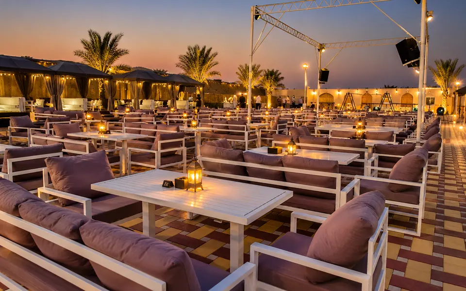 Dubai Premium Desert Safari with VIP Seating and BBQ Dinner — Dubai