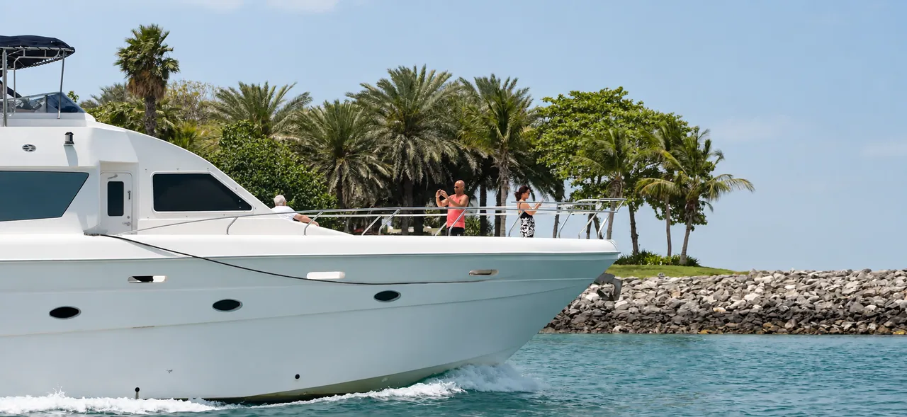 Dubai Marina Shared Yacht Tour with Breakfast or BBQ — Dubai, photo 2